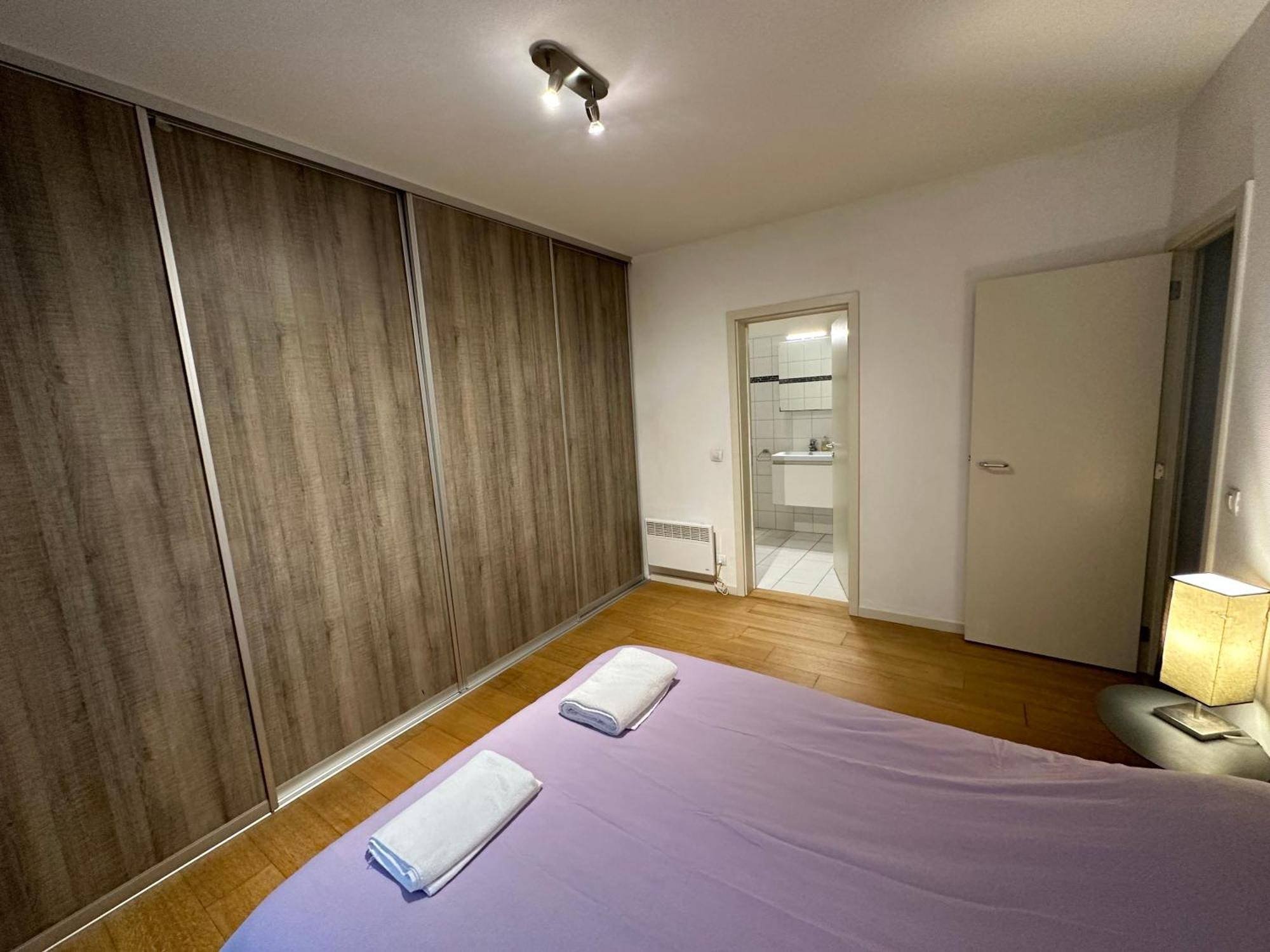 3 Bedroom Apartment In City Center With Balcony View บรัสเซลส์ ภายนอก รูปภาพ